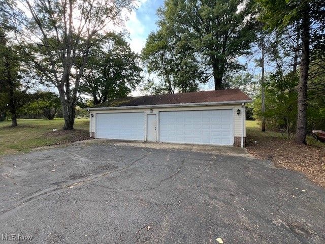 18832 Maplewood Lane, Chagrin Falls, OH 44023