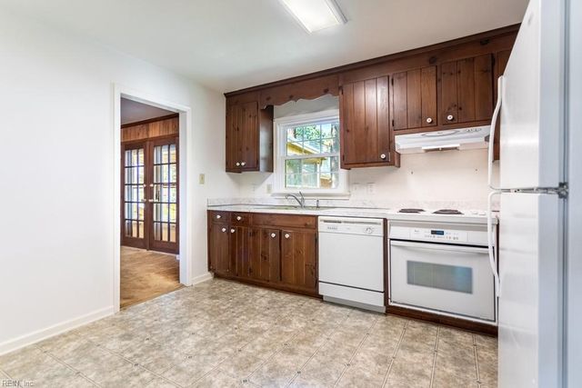 109 Rowe DR, Poquoson, VA 23662