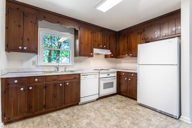 109 Rowe DR, Poquoson, VA 23662