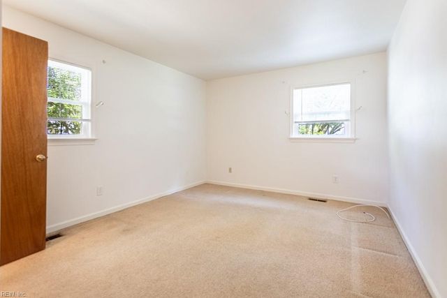 109 Rowe DR, Poquoson, VA 23662