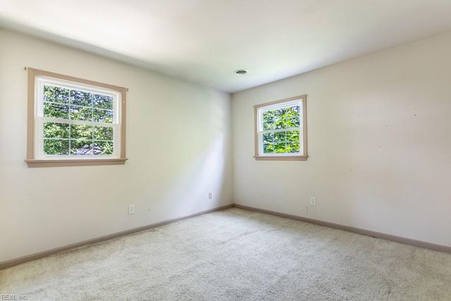 109 Rowe DR, Poquoson, VA 23662