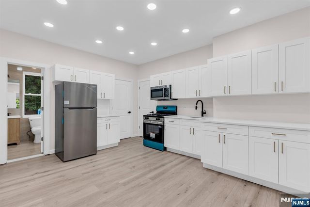 130 19th Avenue, Irvington, NJ 07111
