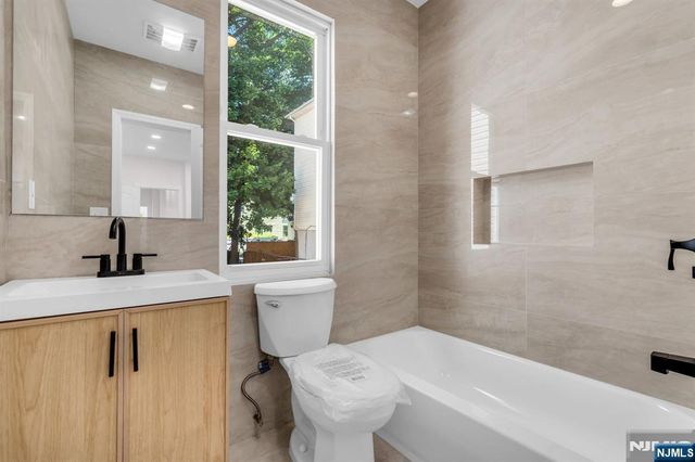 130 19th Avenue, Irvington, NJ 07111
