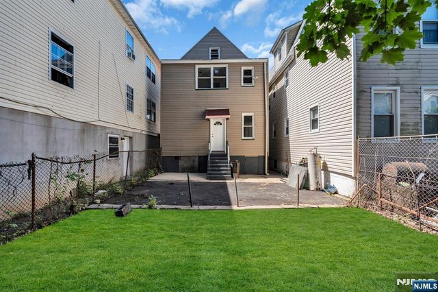 130 19th Avenue, Irvington, NJ 07111