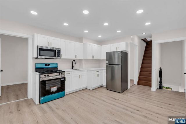 130 19th Avenue, Irvington, NJ 07111