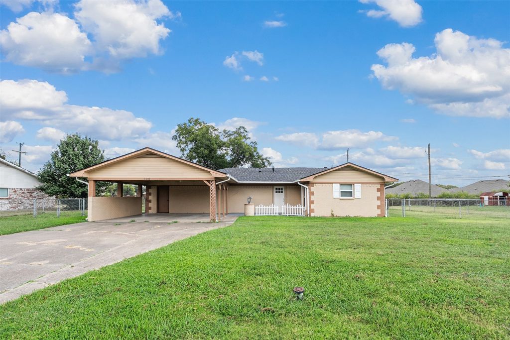 1601 Elizabeth Street, Kaufman, TX 75142