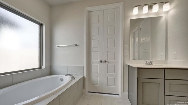 12913 Gilmore Bend, San Antonio, TX 78245