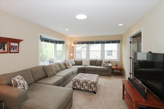 174 Timber Hill Road, Buffalo Grove, IL 60089