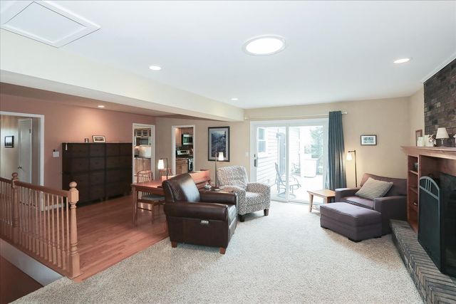 174 Timber Hill Road, Buffalo Grove, IL 60089