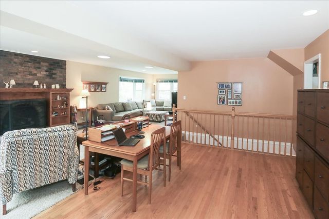 174 Timber Hill Road, Buffalo Grove, IL 60089