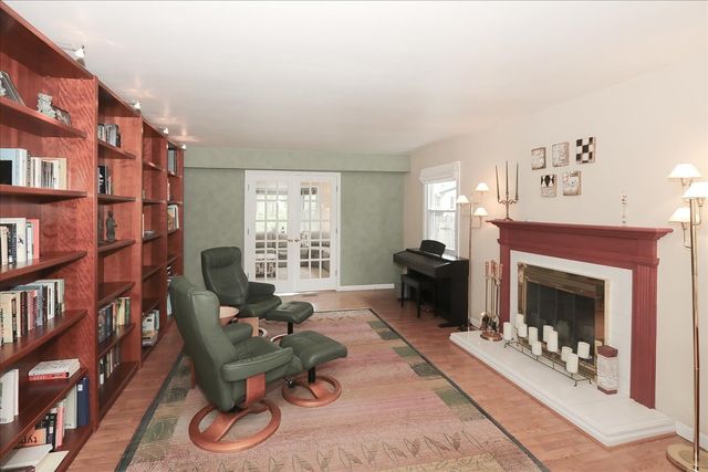 174 Timber Hill Road, Buffalo Grove, IL 60089