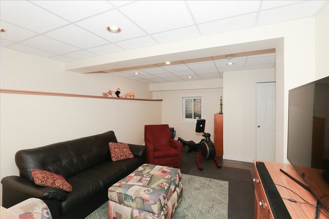 174 Timber Hill Road, Buffalo Grove, IL 60089