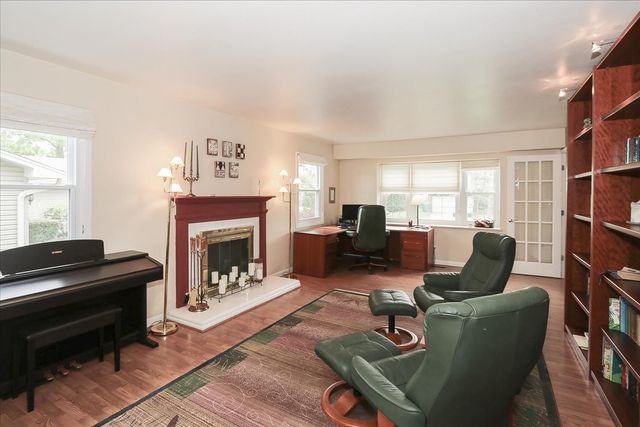 174 Timber Hill Road, Buffalo Grove, IL 60089