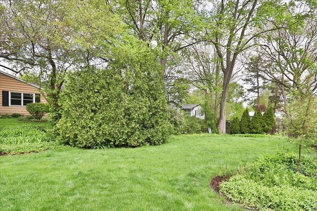 174 Timber Hill Road, Buffalo Grove, IL 60089