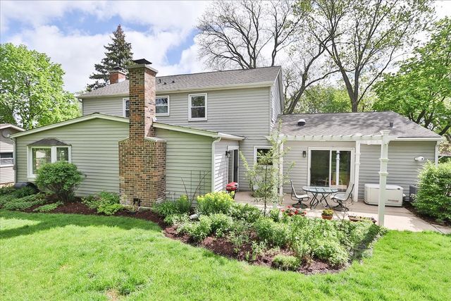 174 Timber Hill Road, Buffalo Grove, IL 60089