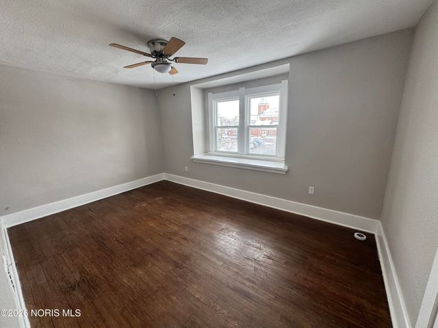 3945 Hazelhurst Avenue, Toledo, OH 43612