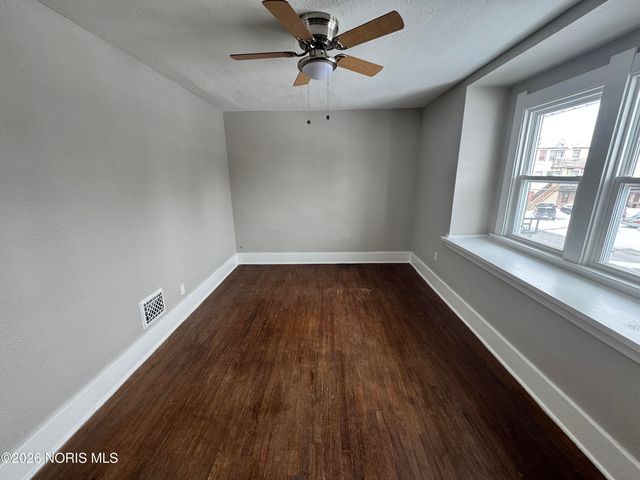 3945 Hazelhurst Avenue, Toledo, OH 43612