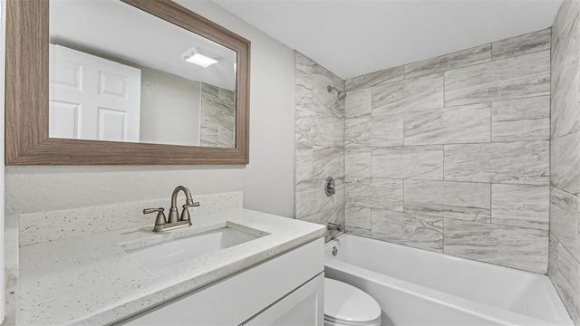 212 KAYLOR DRIVE, Auburndale, FL 33823