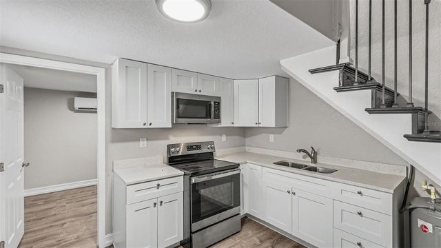212 KAYLOR DRIVE, Auburndale, FL 33823