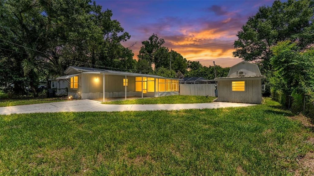 212 KAYLOR DRIVE, Auburndale, FL 33823