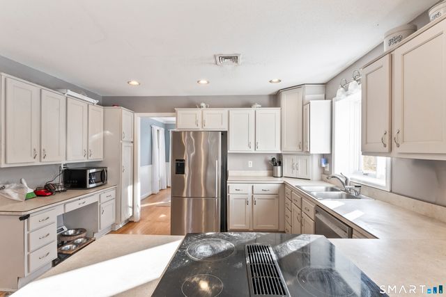 704 Cherry Brook Road, Canton, CT 06019