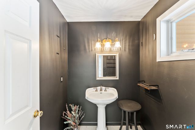 704 Cherry Brook Road, Canton, CT 06019