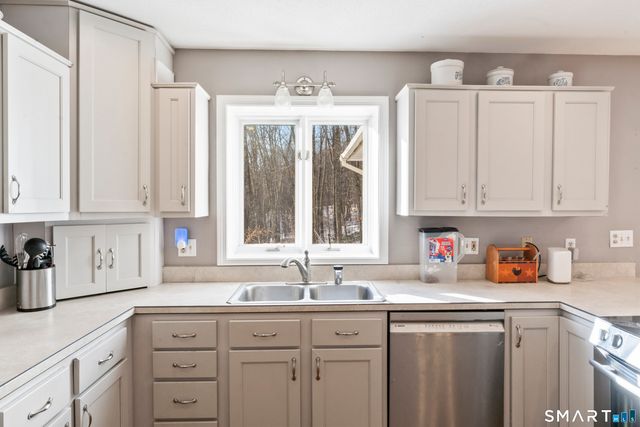 704 Cherry Brook Road, Canton, CT 06019