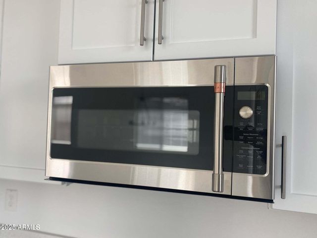 14204 W HONEYSUCKLE Drive, Surprise, AZ 85387