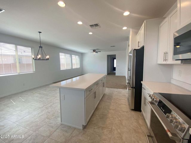 14204 W HONEYSUCKLE Drive, Surprise, AZ 85387