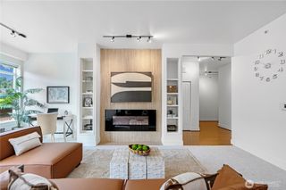 7800 SE 27th Street #302, Mercer Island, WA 98040
