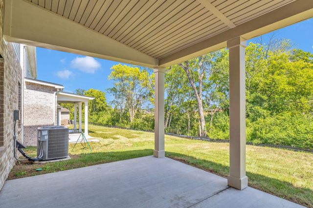 460 Triple Crown Cir, Gallatin, TN 37066