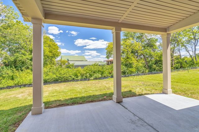 460 Triple Crown Cir, Gallatin, TN 37066