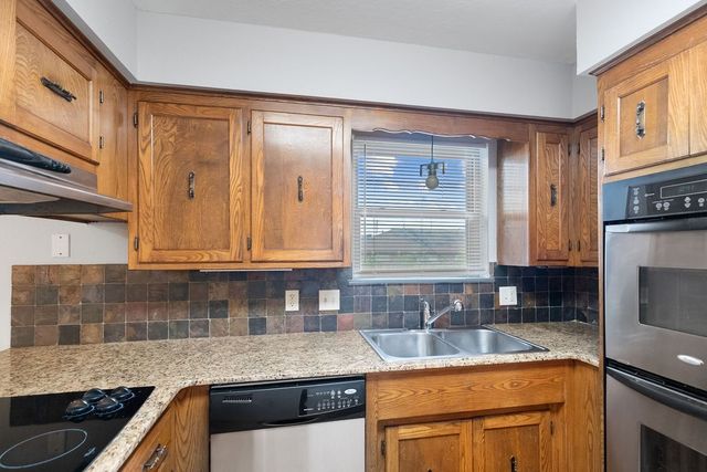 2709 W Sayre Lane, Rogers, AR 72758