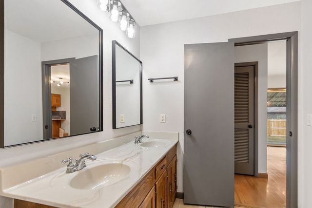 2709 W Sayre Lane, Rogers, AR 72758