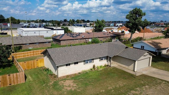 2709 W Sayre Lane, Rogers, AR 72758