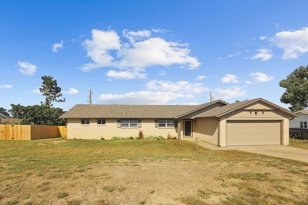 2709 W Sayre Lane, Rogers, AR 72758