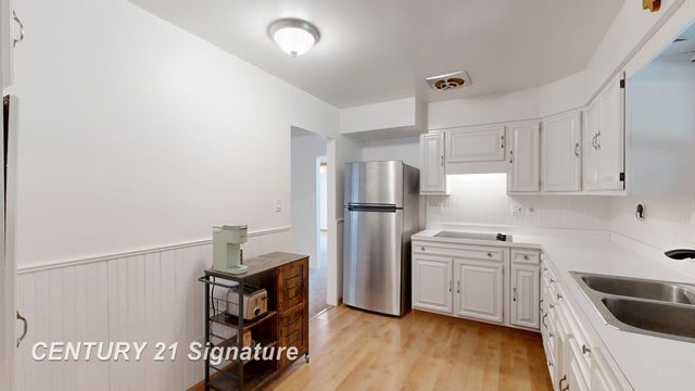 15544 Falk Road, Holly, MI 48442