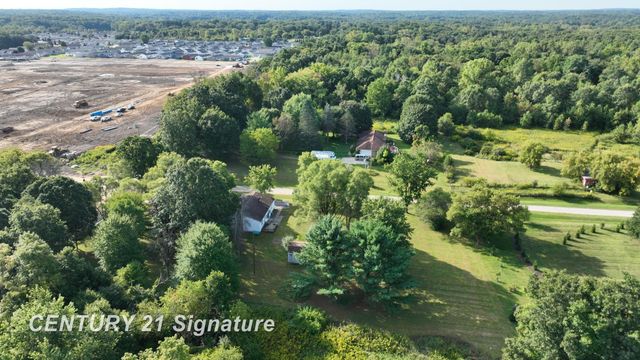 15544 Falk Road, Holly, MI 48442