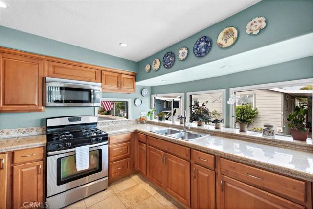 114 Yorktown, Newport Beach, CA 92660