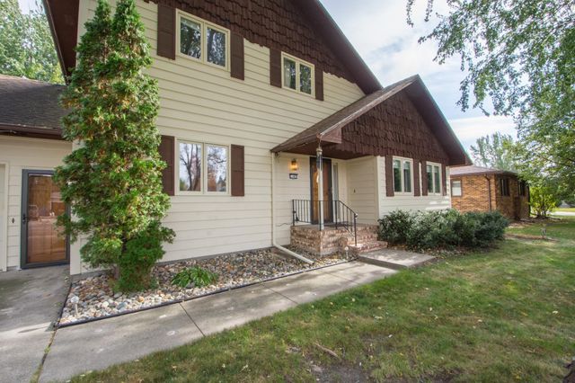 3401 Par Street N, Fargo, ND 58102