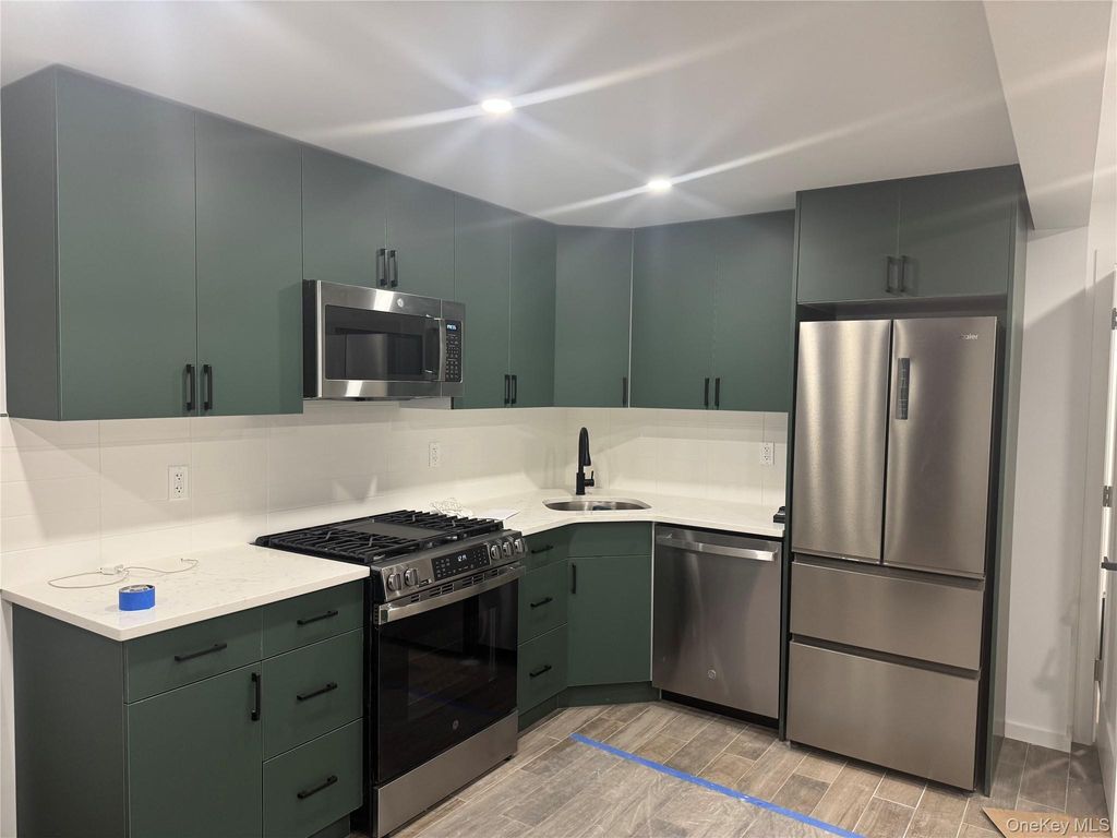 74-45 62nd Street 2R, Glendale, NY 11385