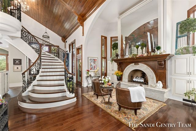 600 Washington Avenue, Grand Haven, MI 49417