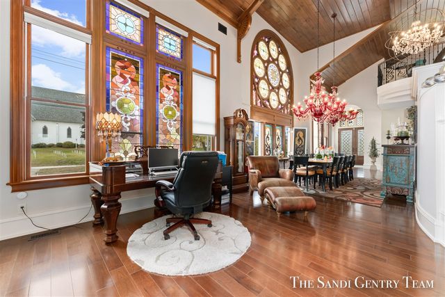 600 Washington Avenue, Grand Haven, MI 49417