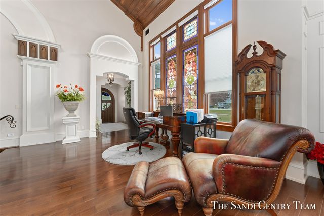 600 Washington Avenue, Grand Haven, MI 49417