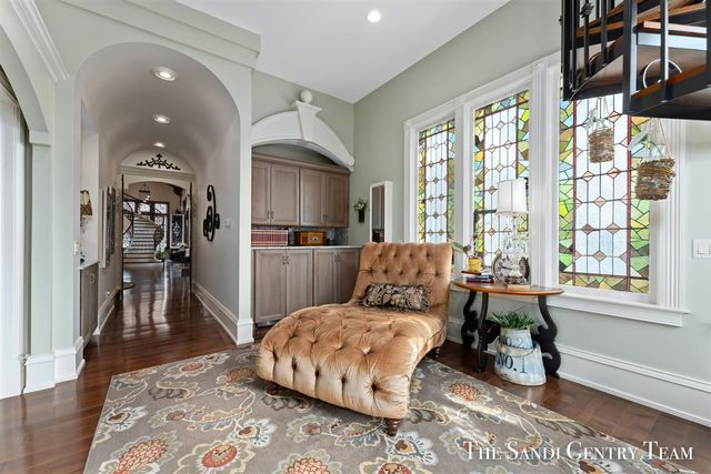 600 Washington Avenue, Grand Haven, MI 49417