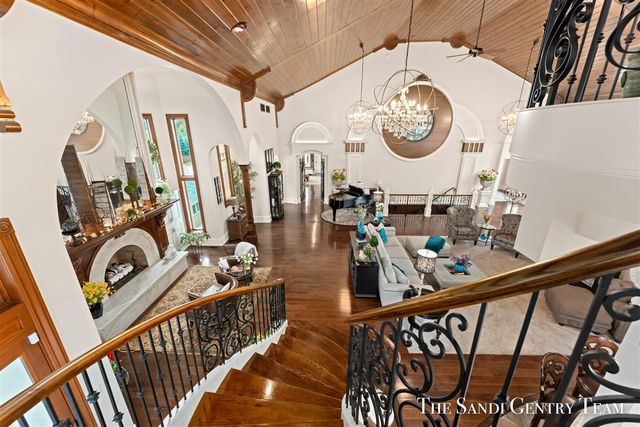 600 Washington Avenue, Grand Haven, MI 49417
