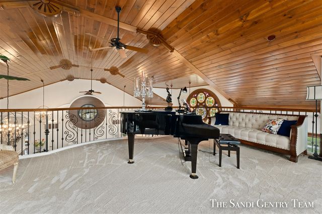 600 Washington Avenue, Grand Haven, MI 49417