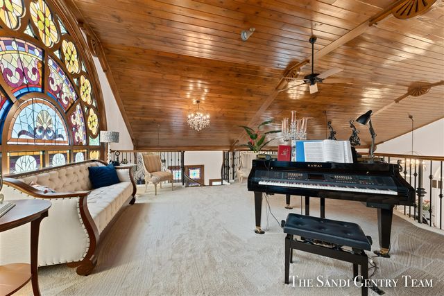 600 Washington Avenue, Grand Haven, MI 49417