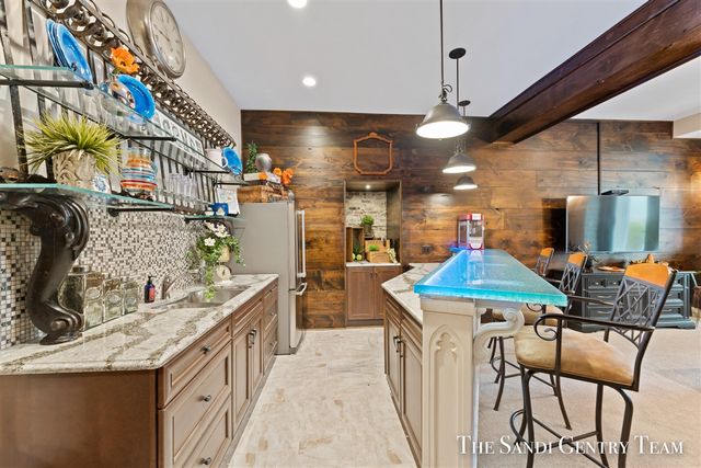 600 Washington Avenue, Grand Haven, MI 49417