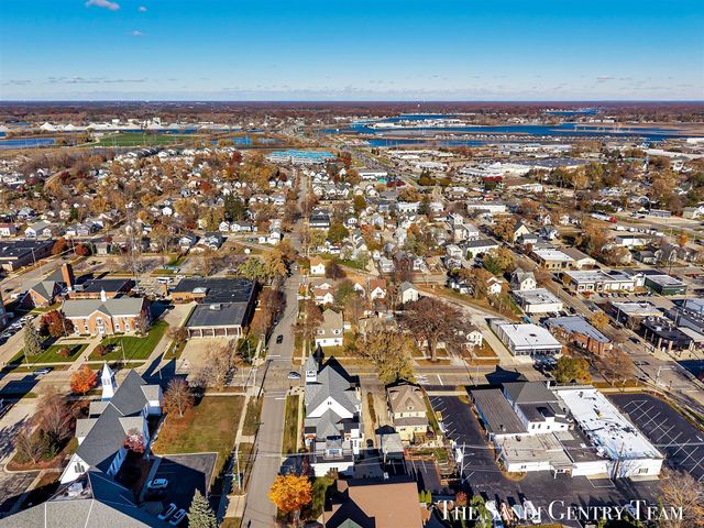 600 Washington Avenue, Grand Haven, MI 49417